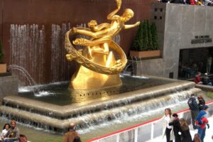 prometheus-skulptur-im-rockefeller-center-31bc4367-10d4-4ad8-841d-c7479d4cb10f